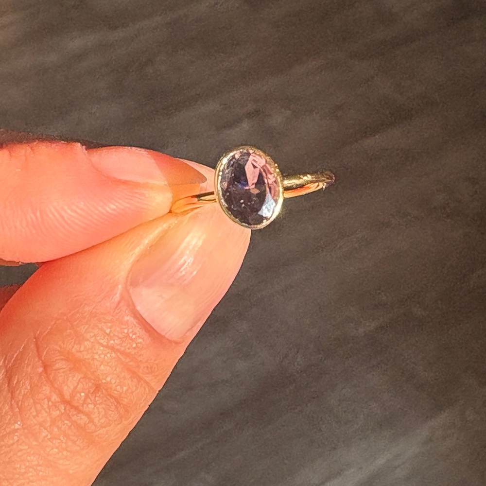 Gold plated sterling silver and oval amethyst stone ring - size 4